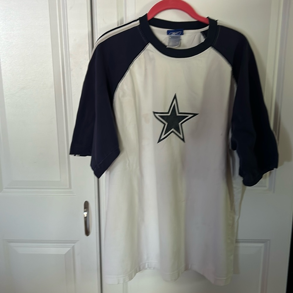 Reebok NFL Dallas Cowboys shirt. 100% cotton gently used. Unisex, Heavy cotton